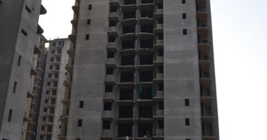 FARUsage noida greater noida Financial health of noida builders